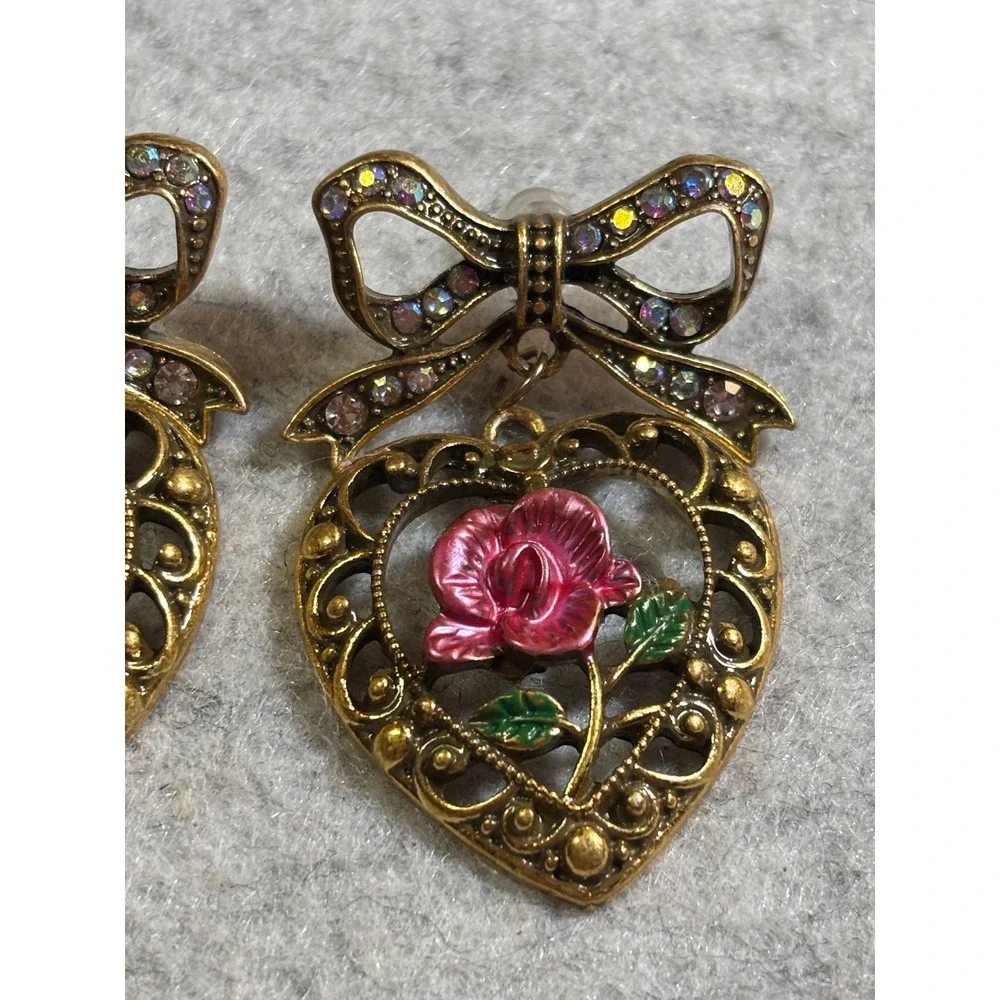 #4. Vintage-style Ornate Heart Earrings